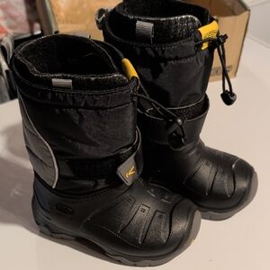Keen Kids Black and Yellow Boots